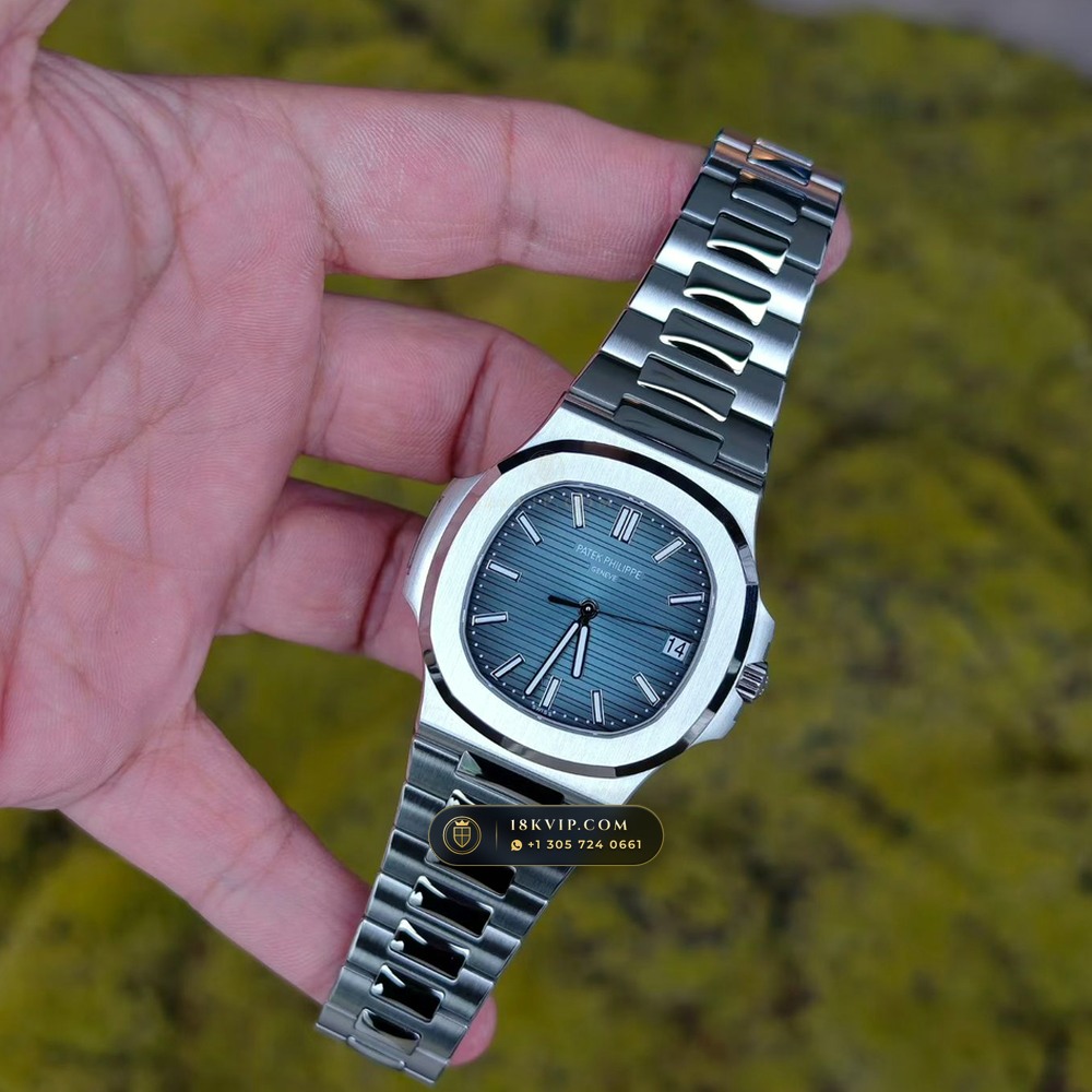 Patek Philippe Nautilus Self-Winding Custom SW Dial Free-Sprung Calibre Ref. 5711/1A-001 — Private Vault Edition — Studio Gallery Plate II in 904L Stainless Steel Custom Architecture (115.1g Verified Mass, Patek Philippe Cal. 26-330 S C / Cal. 324 S C - 21K Gold Rotor)