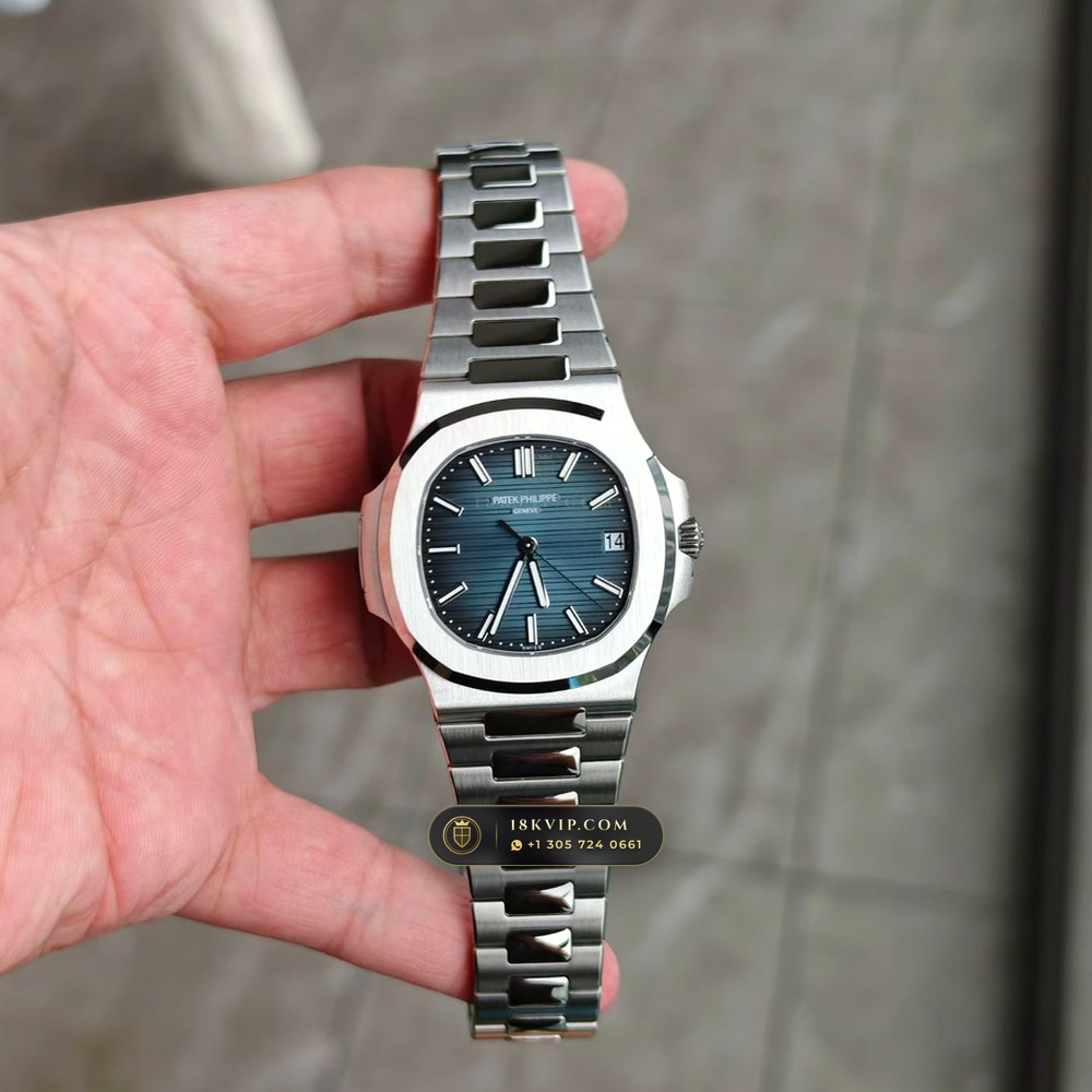 Patek Philippe Nautilus Self-Winding Custom SW Dial Free-Sprung Calibre Ref. 5711/1A-001 — Private Vault Edition — Studio Gallery Plate III in 904L Stainless Steel Custom Architecture (115.1g Verified Mass, Patek Philippe Cal. 26-330 S C / Cal. 324 S C - 21K Gold Rotor)