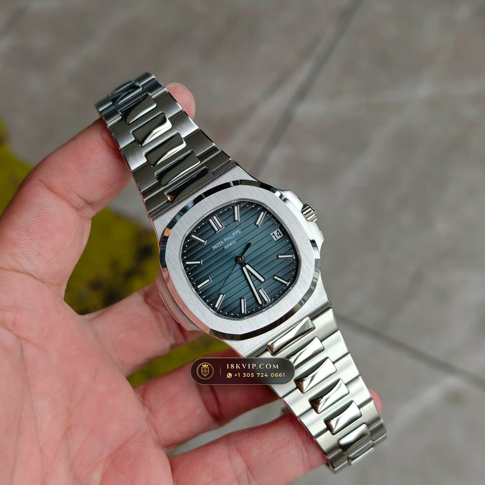 Patek Philippe Nautilus Self-Winding Custom SW Dial Free-Sprung Calibre Ref. 5711/1A-001 — Private Vault Edition — Studio Gallery Plate IV in 904L Stainless Steel Custom Architecture (115.1g Verified Mass, Patek Philippe Cal. 26-330 S C / Cal. 324 S C - 21K Gold Rotor)
