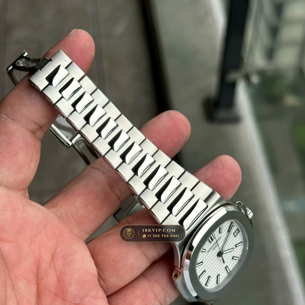 Patek Philippe Nautilus Self-Winding Geneva Atelier Spec Ref. 5711/1A-011 — Private Vault Edition — Studio Gallery Plate V in 904L Stainless Steel Custom Architecture (114.7g Verified Mass, Patek Philippe Cal. 26-330 S C / Cal. 324 S C - 21K Gold Rotor)