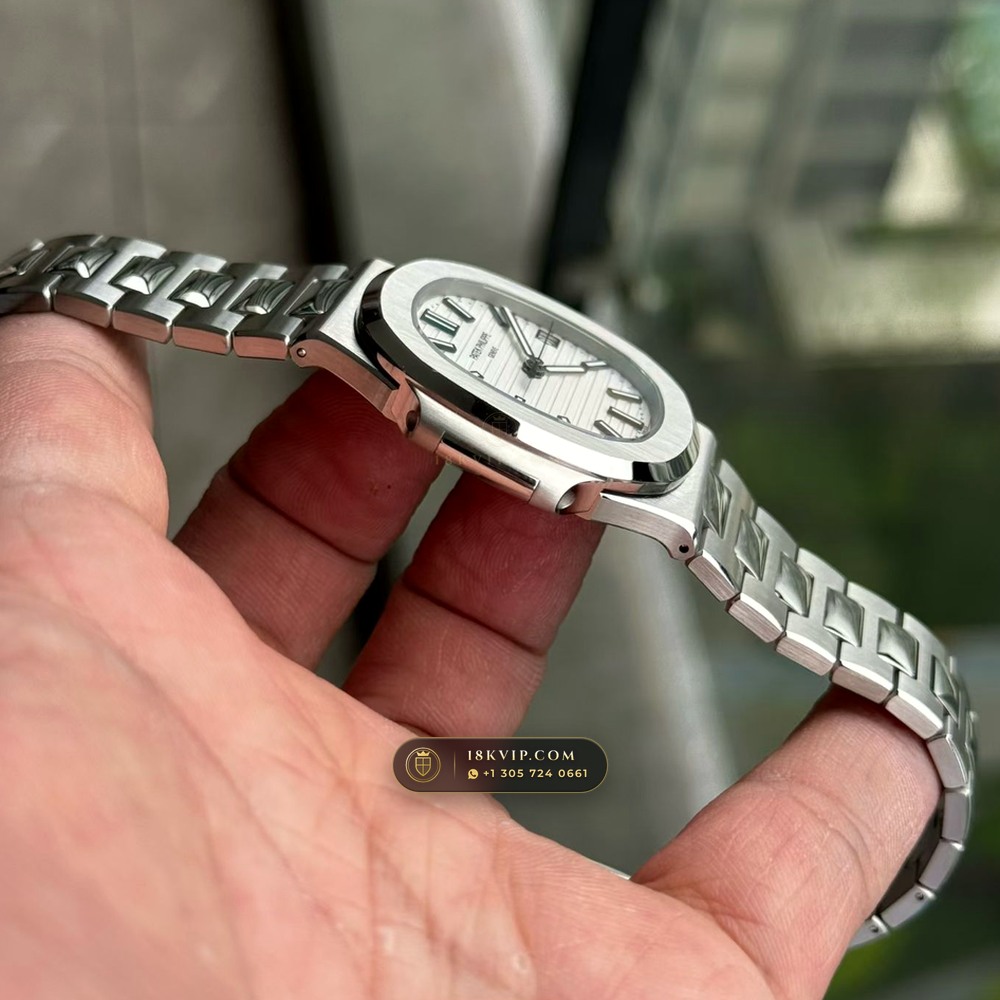Patek Philippe Nautilus Self-Winding Geneva Atelier Spec Ref. 5711/1A-011 — Private Vault Edition — Studio Gallery Plate VI in 904L Stainless Steel Custom Architecture (114.7g Verified Mass, Patek Philippe Cal. 26-330 S C / Cal. 324 S C - 21K Gold Rotor)