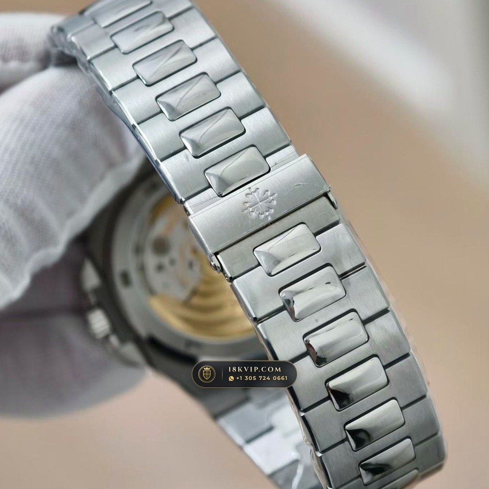 Patek Philippe Nautilus Self-Winding Custom SW Dial 22K Gold Rotor Ref. 5711A — Private Vault Edition — Studio Gallery Plate VIII in 904L Stainless Steel Custom Architecture (114.7g Verified Mass, Patek Philippe Cal. 26-330 S C / Cal. 324 S C - 21K Gold Rotor)