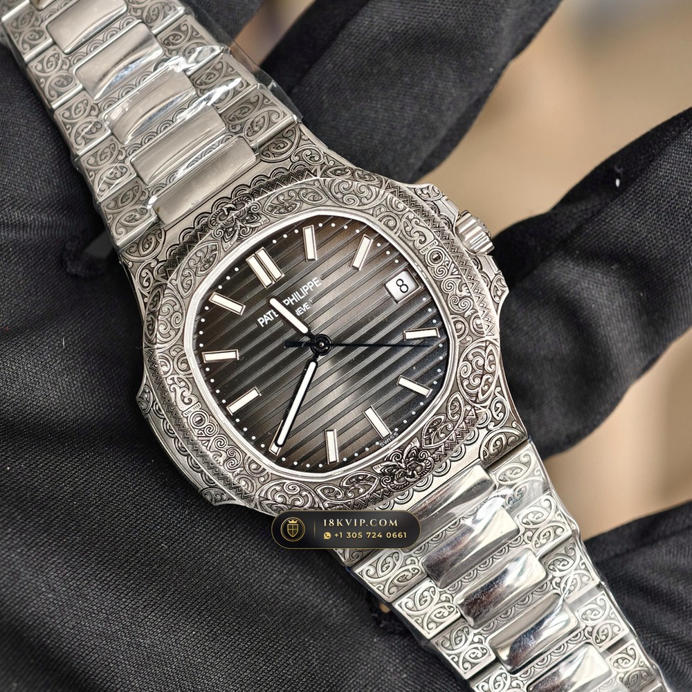 Patek Philippe Nautilus Self-Winding Ref. 5711/1500A — Private Vault Edition — Studio Gallery Plate II in 904L Stainless Steel Custom Architecture (115.2g Verified Mass, Patek Philippe Cal. 26-330 S C / Cal. 324 S C - 21K Gold Rotor)