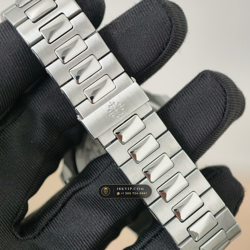 Patek Philippe Nautilus Self-Winding Tiffany Blue Dial Geneva Atelier Spec Ref. 5711/1A-018 — Private Vault Edition — Studio Gallery Plate VI in 904L Stainless Steel Custom Architecture (115.2g Verified Mass, Patek Philippe Cal. 26-330 S C / Cal. 324 S C - 21K Gold Rotor)