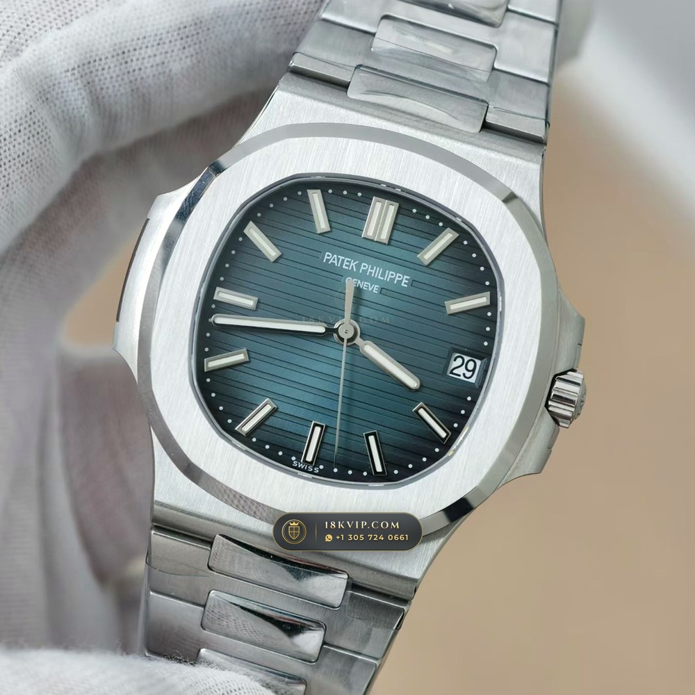 Patek Philippe Nautilus Self-Winding Geneva Atelier Spec Ref. 5711A — Private Vault Edition — Studio Gallery Plate III in 904L Stainless Steel Custom Architecture (115.1g Verified Mass, Patek Philippe Cal. 26-330 S C / Cal. 324 S C - 21K Gold Rotor)
