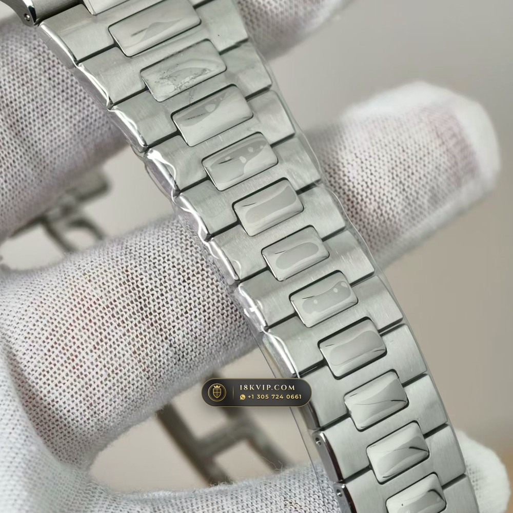 Patek Philippe Nautilus Self-Winding Chronometer Regulated Spec Ref. 5711A — Private Vault Edition — Studio Gallery Plate VI in 904L Stainless Steel Custom Architecture (114.8g Verified Mass, Patek Philippe Cal. 26-330 S C / Cal. 324 S C - 21K Gold Rotor)