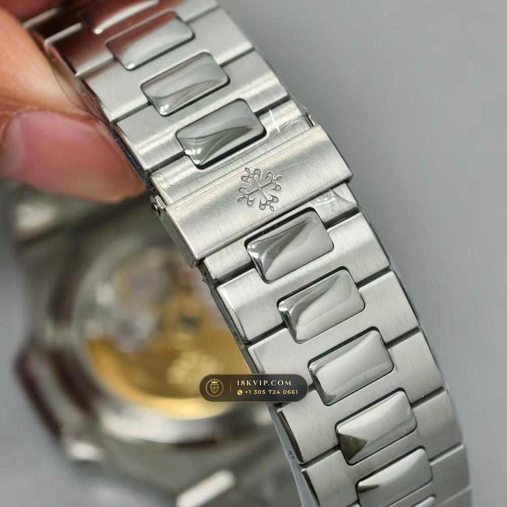 Patek Philippe Nautilus Self-Winding Custom SW Dial Deep Crystal Optics Ref. 5711/1A — Private Vault Edition — Studio Gallery Plate VIII in 904L Stainless Steel Custom Architecture (115.2g Verified Mass, Patek Philippe Cal. 26-330 S C / Cal. 324 S C - 21K Gold Rotor)