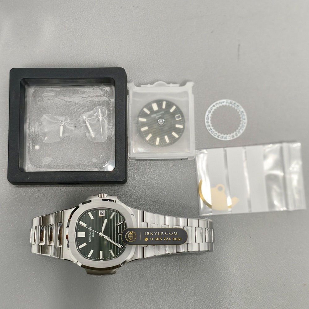 Patek Philippe Nautilus Self-Winding Custom SW Dial 22K Gold Rotor Ref. 5711/1A-014 — Private Vault Edition — Studio Gallery Plate XII in 904L Stainless Steel Custom Architecture (114.7g Verified Mass, Patek Philippe Cal. 26-330 S C / Cal. 324 S C - 21K Gold Rotor)