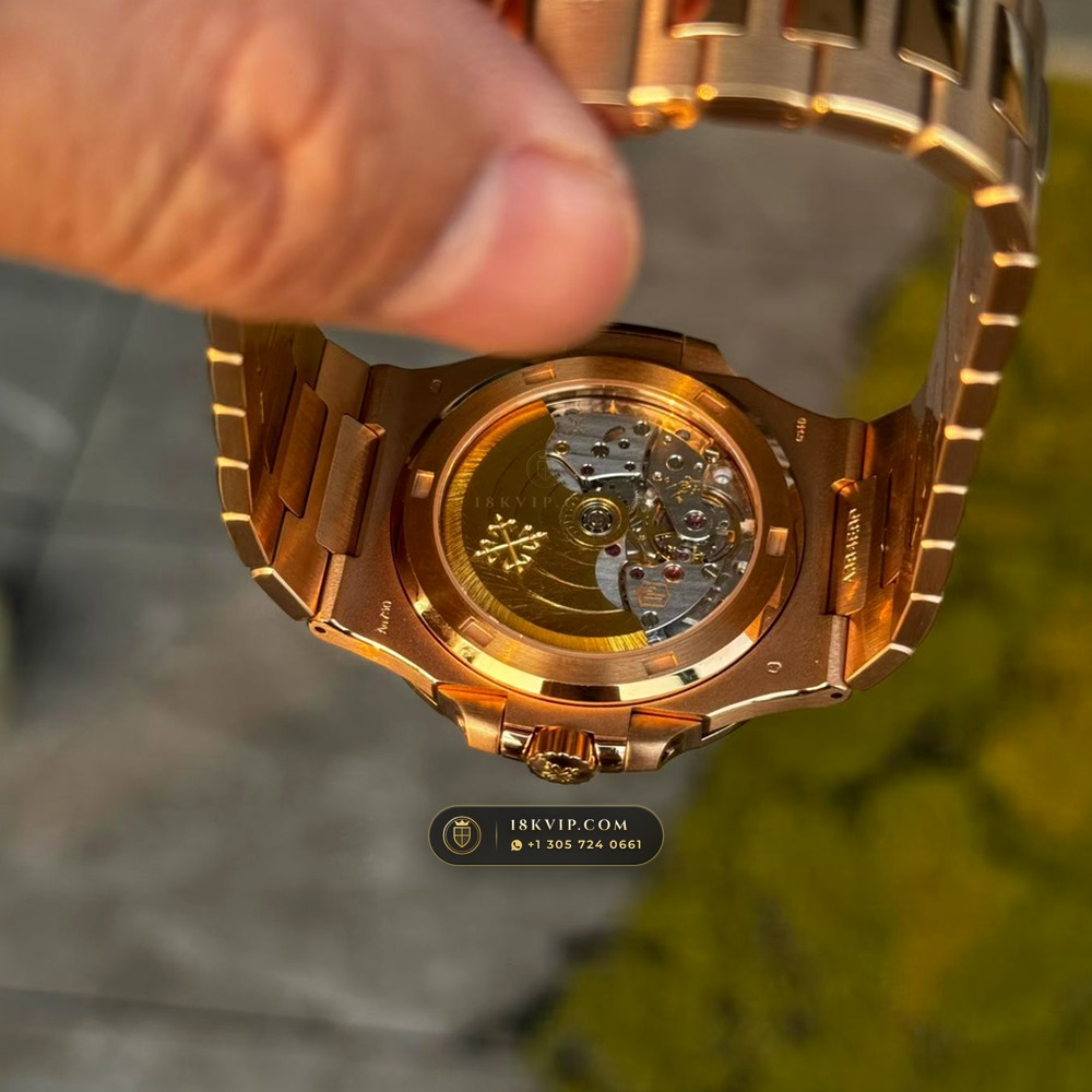 Patek Philippe Nautilus Self-Winding Diamond-Set Bezel 18K Rose Gold Ref. 5723/112R-001 — Private Vault Edition — Studio Gallery Plate VIII in 18K Rose Gold Au750 (186.8g Verified Mass, Patek Philippe Cal. 26-330 S C / Cal. 324 S C - 21K Gold Rotor)