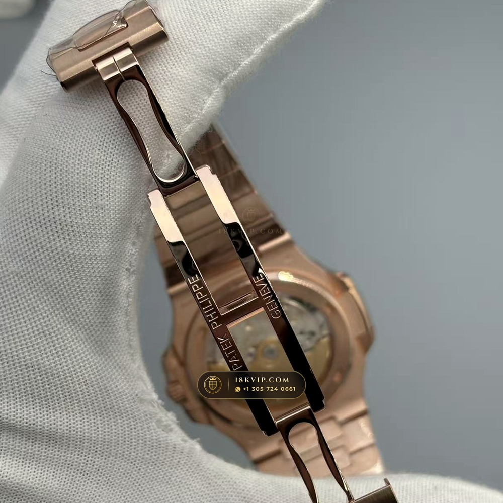 Patek Philippe Nautilus Self-Winding Diamond-Set Bezel 18K Rose Gold Geneva Atelier Spec Ref. 5723/112R-001 — Private Vault Edition — Studio Gallery Plate IX in 18K Rose Gold Au750 (186.5g Verified Mass, Patek Philippe Cal. 26-330 S C / Cal. 324 S C - 21K Gold Rotor)