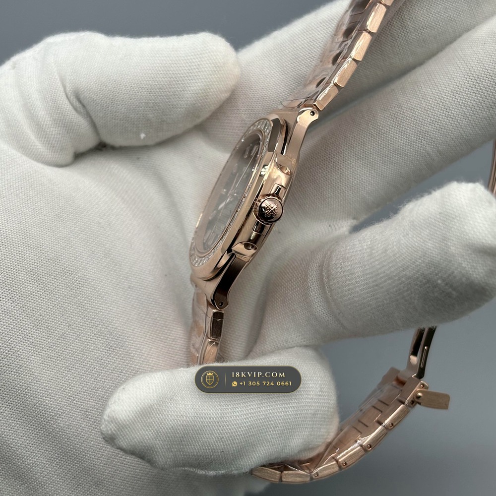 Patek Philippe Nautilus Self-Winding Diamond-Set Bezel 18K Rose Gold Ref. 5723/1R — Private Vault Edition — Studio Gallery Plate VII in 18K Rose Gold Au750 (186.6g Verified Mass, Patek Philippe Cal. 26-330 S C / Cal. 324 S C - 21K Gold Rotor)