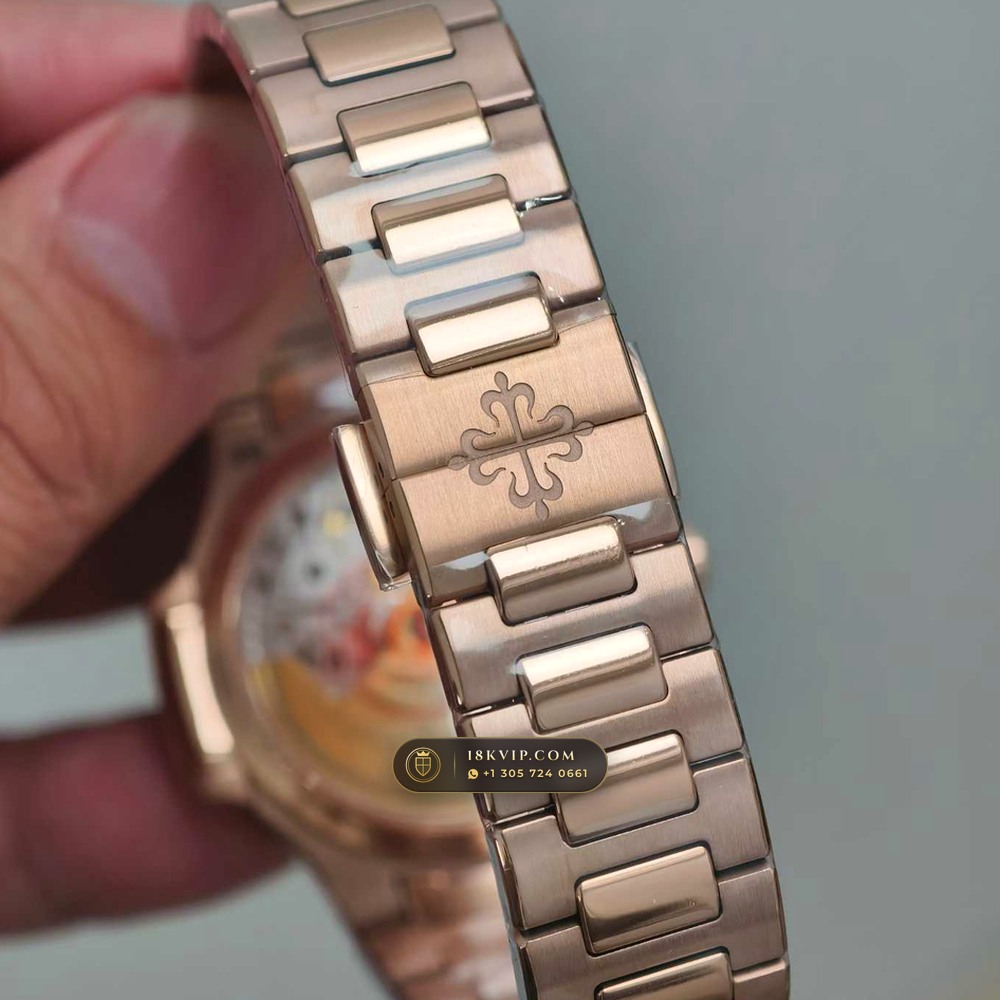 Patek Philippe Nautilus Ladies Automatic 18K Rose Gold Ref. 7118/1R-001 — Private Vault Edition — Studio Gallery Plate V in 18K Rose Gold Au750 (145.8g Verified Mass, Patek Philippe Cal. 324 S C - 21K Gold Rotor)