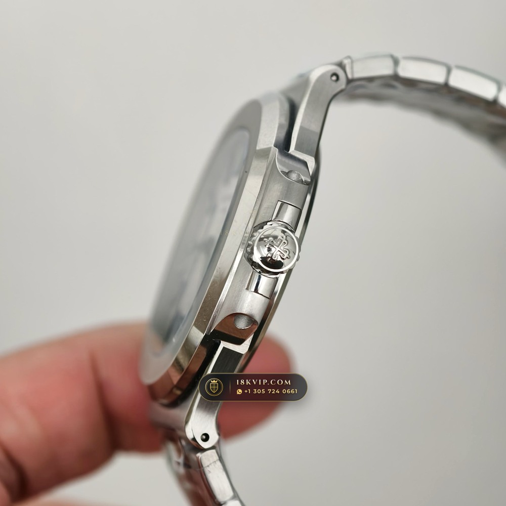 Patek Philippe Nautilus Self-Winding Custom SW Dial Deep Crystal Optics Ref. 5711A — Private Vault Edition — Studio Gallery Plate IV in 904L Stainless Steel Custom Architecture (115.2g Verified Mass, Patek Philippe Cal. 26-330 S C / Cal. 324 S C - 21K Gold Rotor)