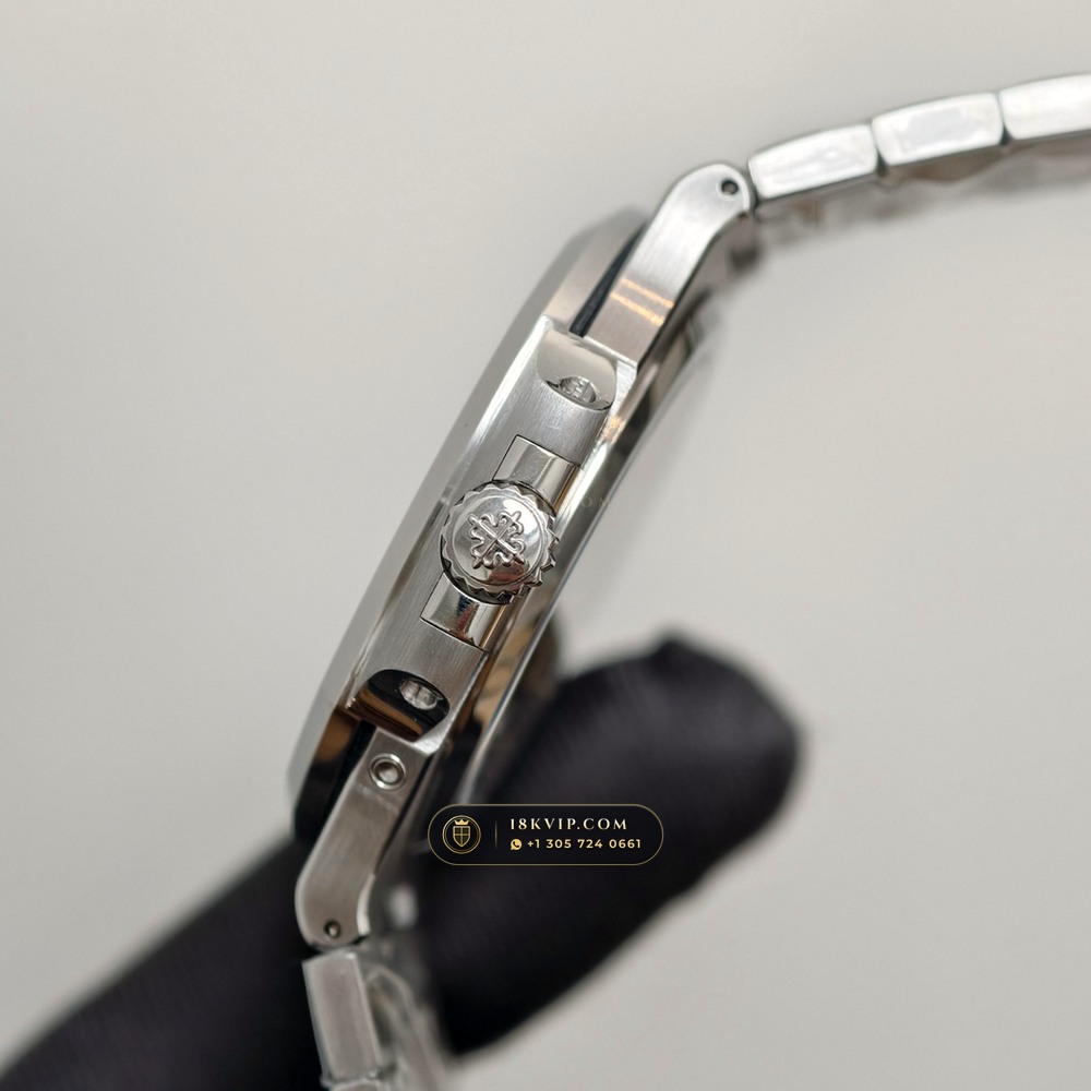 Patek Philippe Nautilus Moonphase & Power Reserve Custom SW Dial Free-Sprung Calibre Ref. 5712A — Private Vault Edition — Studio Gallery Plate VIII in 904L Stainless Steel Custom Architecture (116.5g Verified Mass, Patek Philippe Cal. 240 PS IRM C LU - 22K Gold Micro-Rotor)