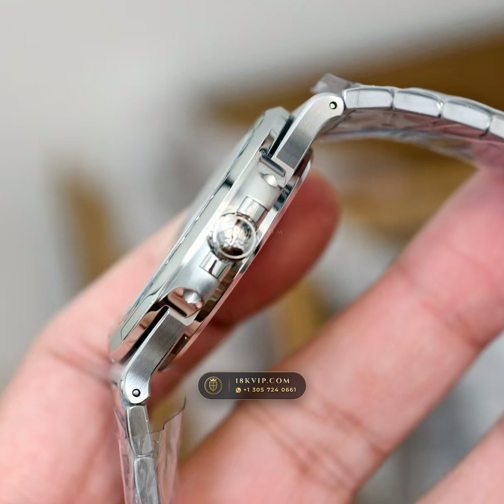 Patek Philippe Nautilus Off-Catalogue Baguette Emerald Bezel 950 Platinum Geneva Atelier Spec Ref. 5711/113P-001 — Private Vault Edition — Studio Gallery Plate IV in 950 Platinum Pt950 (245.0g Verified Mass, Patek Philippe Cal. 26-330 S C / Cal. 324 S C - 21K Gold Rotor)