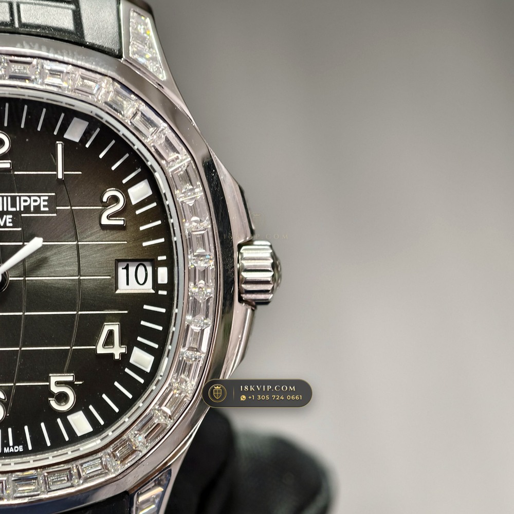 Patek Philippe Aquanaut Haute Joaillerie Baguette Diamond Bezel 18K White Gold Ref. 5167/300G-010 — Private Vault Edition — Studio Gallery Plate II in 18K White Gold Au750 (108.4g Verified Mass, Patek Philippe Cal. 324 S C - 21K Gold Rotor)