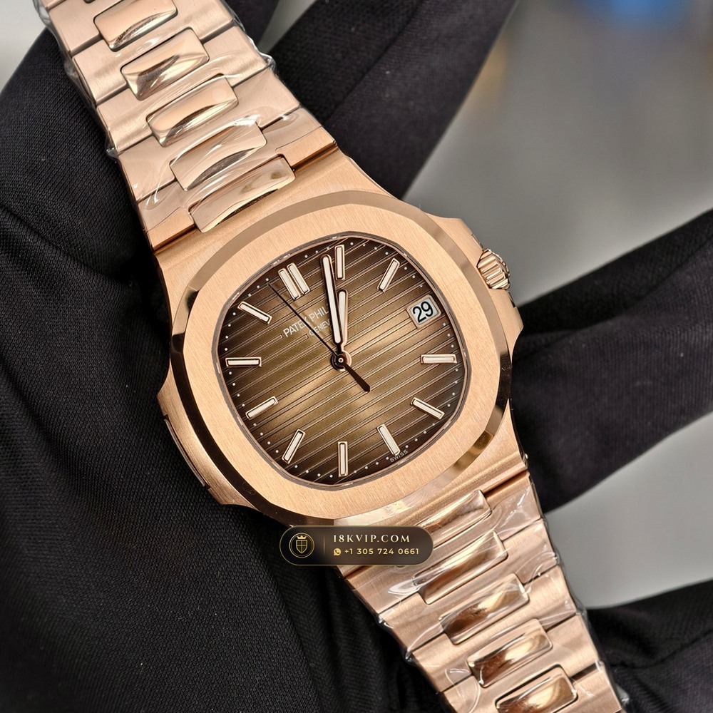 Patek Philippe Nautilus Self-Winding 18K Rose Gold Ref. 5711/1R — Private Vault Edition — Studio Gallery Plate III in 18K Rose Gold Au750 (186.7g Verified Mass, Patek Philippe Cal. 26-330 S C / Cal. 324 S C - 21K Gold Rotor)