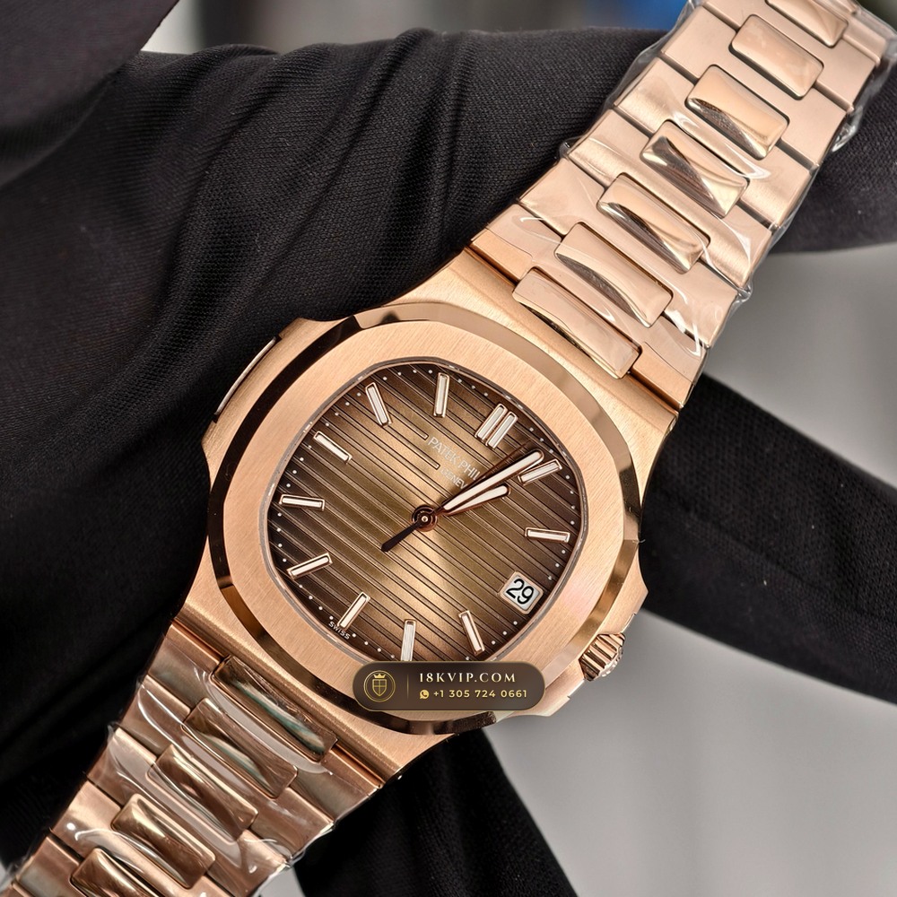 Patek Philippe Nautilus Self-Winding 18K Rose Gold Ref. 5711/1R — Private Vault Edition — Studio Gallery Plate IV in 18K Rose Gold Au750 (186.7g Verified Mass, Patek Philippe Cal. 26-330 S C / Cal. 324 S C - 21K Gold Rotor)
