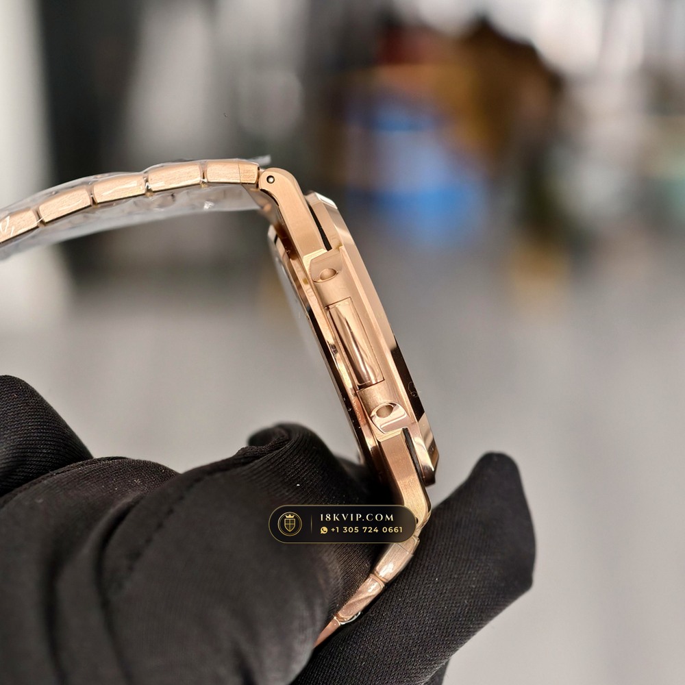 Patek Philippe Nautilus Self-Winding 18K Rose Gold Ref. 5711/1R — Private Vault Edition — Studio Gallery Plate VI in 18K Rose Gold Au750 (186.7g Verified Mass, Patek Philippe Cal. 26-330 S C / Cal. 324 S C - 21K Gold Rotor)