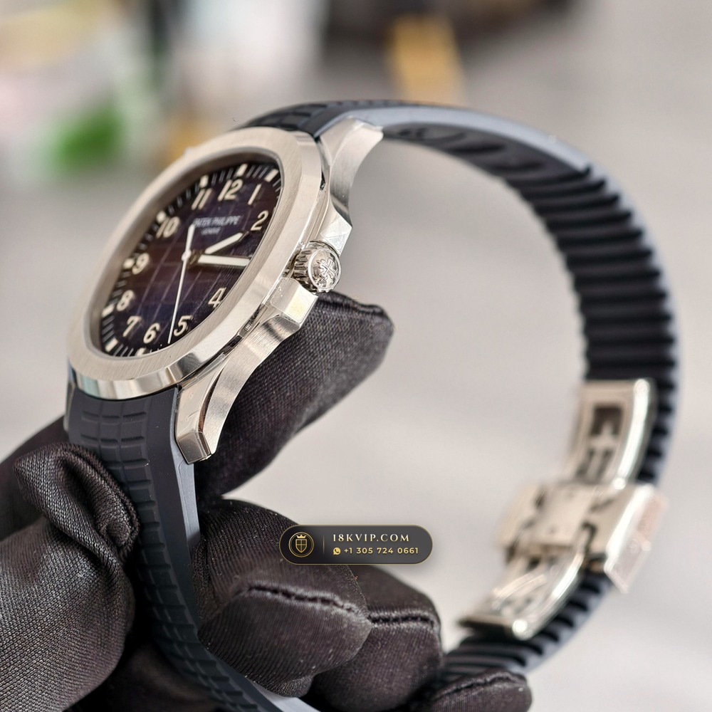 Patek Philippe Aquanaut Jumbo 42.2mm 18K White Gold Geneva Atelier Spec Ref. 5168G-001 — Private Vault Edition — Studio Gallery Plate IV in 18K White Gold Au750 (120.6g Verified Mass, Patek Philippe Cal. 324 S C - 21K Gold Rotor)