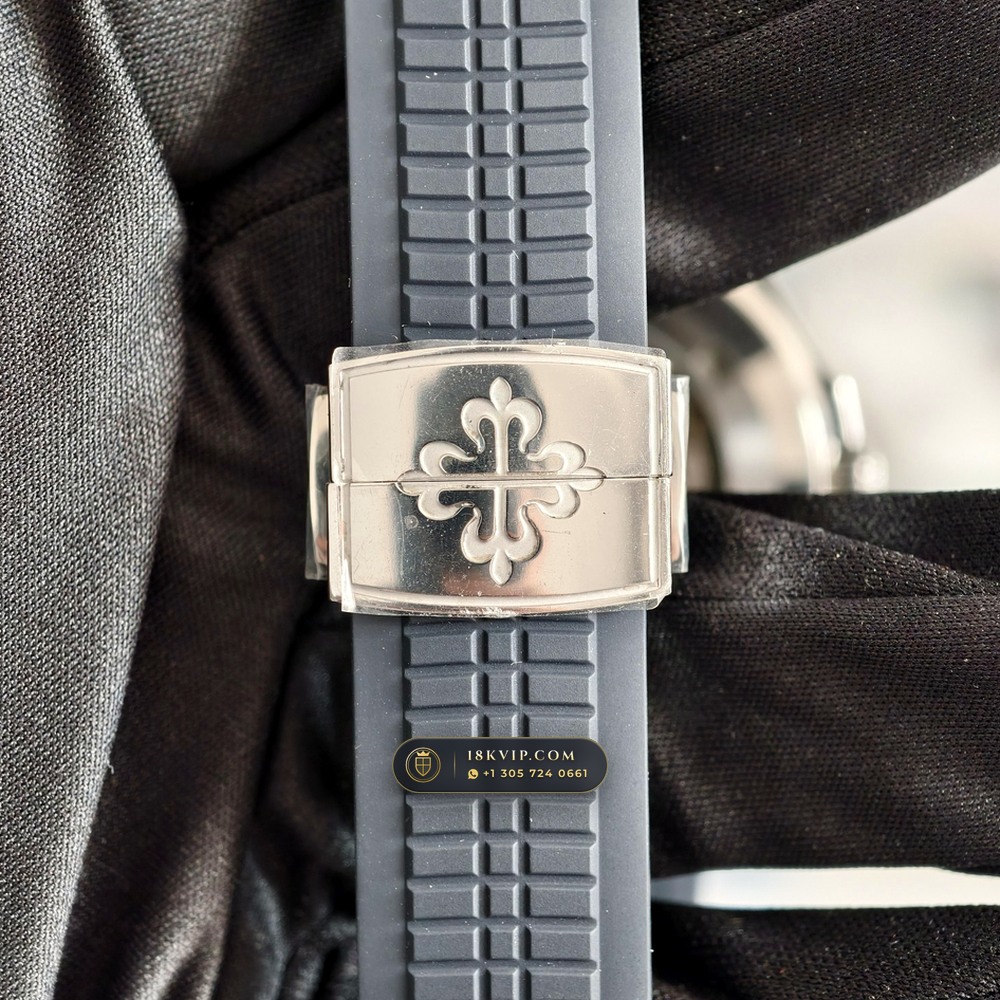 Patek Philippe Aquanaut Jumbo 42.2mm 18K White Gold Geneva Atelier Spec Ref. 5168G-001 — Private Vault Edition — Studio Gallery Plate VI in 18K White Gold Au750 (120.6g Verified Mass, Patek Philippe Cal. 324 S C - 21K Gold Rotor)