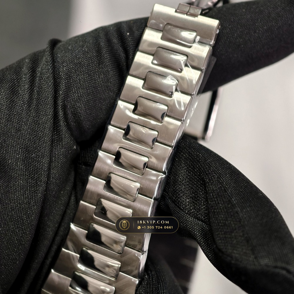 Patek Philippe Nautilus Self-Winding Diamond-Set Bezel Ref. 5711/1A-011 — Private Vault Edition — Studio Gallery Plate VIII in 904L Stainless Steel Custom Architecture (115.4g Verified Mass, Patek Philippe Cal. 26-330 S C / Cal. 324 S C - 21K Gold Rotor)