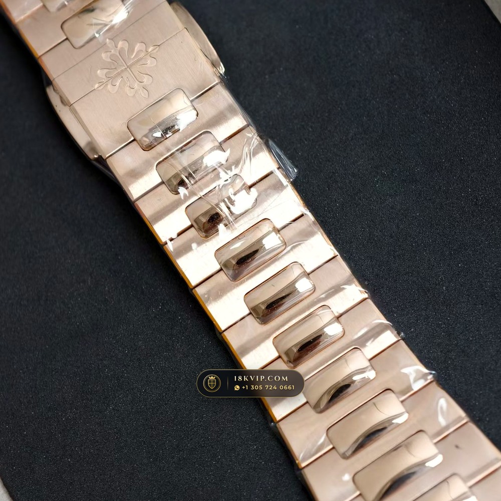 Patek Philippe Nautilus Moonphase & Power Reserve Full Solid 18K Rose Gold Bracelet Ref. 5712/1R-001 — Private Vault Edition — Studio Gallery Plate III in 18K Rose Gold Au750 (185.2g Verified Mass, Patek Philippe Cal. 240 PS IRM C LU - 22K Gold Micro-Rotor)