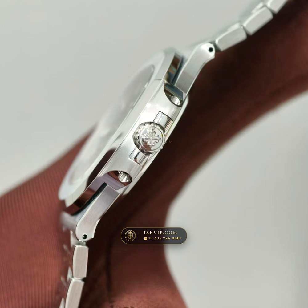 Patek Philippe Nautilus Self-Winding Ref. 5711/1A-014 — Private Vault Edition — Studio Gallery Plate IV in 904L Stainless Steel Custom Architecture (115.3g Verified Mass, Patek Philippe Cal. 26-330 S C / Cal. 324 S C - 21K Gold Rotor)