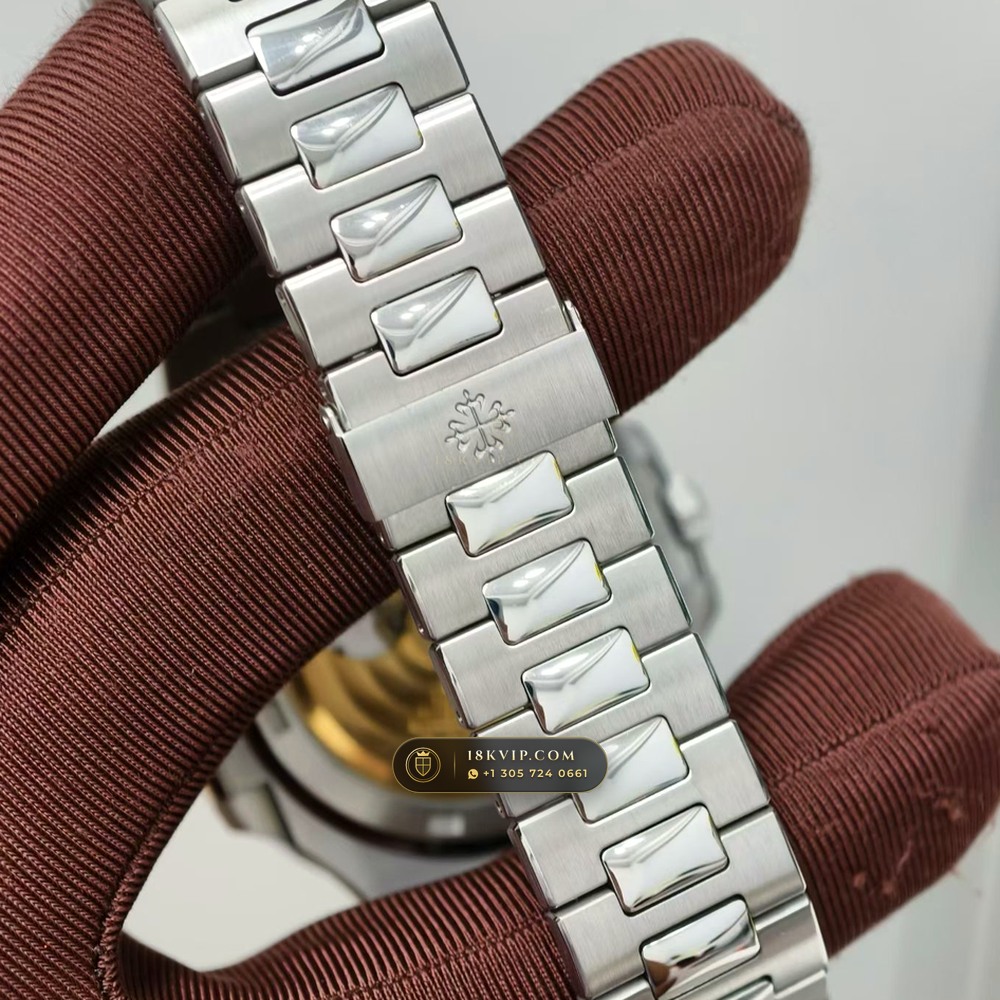 Patek Philippe Nautilus Self-Winding Ref. 5711/1A-014 — Private Vault Edition — Studio Gallery Plate VIII in 904L Stainless Steel Custom Architecture (115.3g Verified Mass, Patek Philippe Cal. 26-330 S C / Cal. 324 S C - 21K Gold Rotor)
