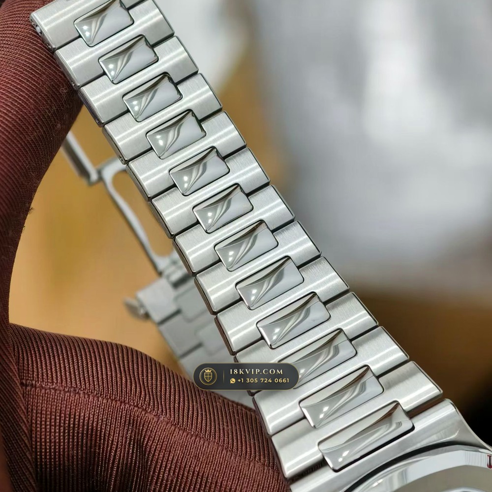 Patek Philippe Nautilus Self-Winding Ref. 5711/1A-010 — Private Vault Edition — Studio Gallery Plate VII in 904L Stainless Steel Custom Architecture (115.2g Verified Mass, Patek Philippe Cal. 26-330 S C / Cal. 324 S C - 21K Gold Rotor)