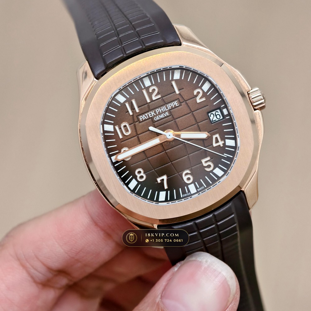Patek Philippe Aquanaut Extra-Large Self-Winding 18K Rose Gold Hand-Chamfered Bevel Spec Ref. 5167R — Private Vault Edition — Studio Gallery Plate III in 18K Rose Gold Au750 (108.2g Verified Mass, Patek Philippe Cal. 324 S C - 21K Gold Rotor)