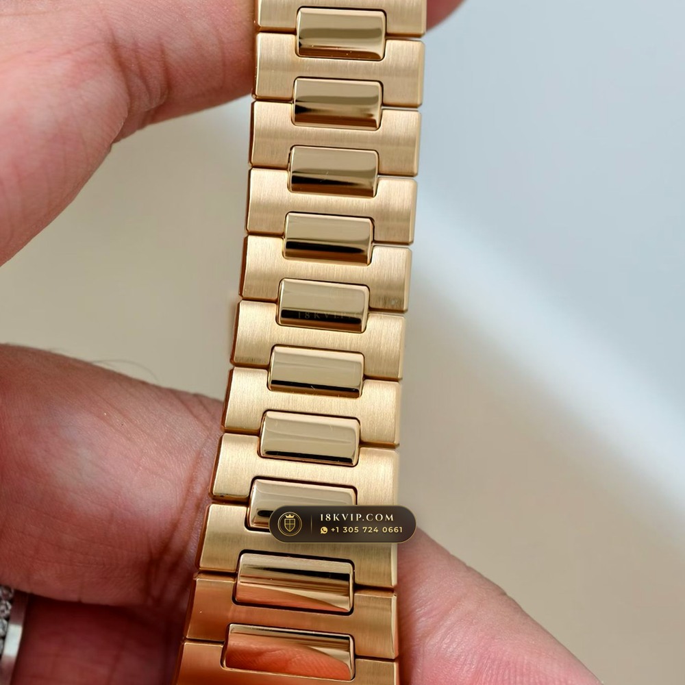 Patek Philippe Nautilus Ladies Automatic 18K Rose Gold Ref. 7118R — Private Vault Edition — Studio Gallery Plate V in 18K Rose Gold Au750 (145.7g Verified Mass, Patek Philippe Cal. 324 S C - 21K Gold Rotor)