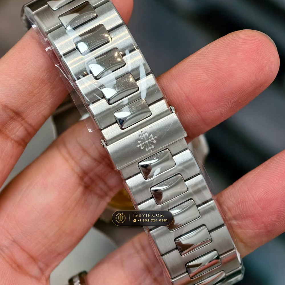 Patek Philippe Nautilus Self-Winding Sapphire Caseback Spec Ref. 5711A — Private Vault Edition — Studio Gallery Plate VI in 904L Stainless Steel Custom Architecture (115.4g Verified Mass, Patek Philippe Cal. 26-330 S C / Cal. 324 S C - 21K Gold Rotor)