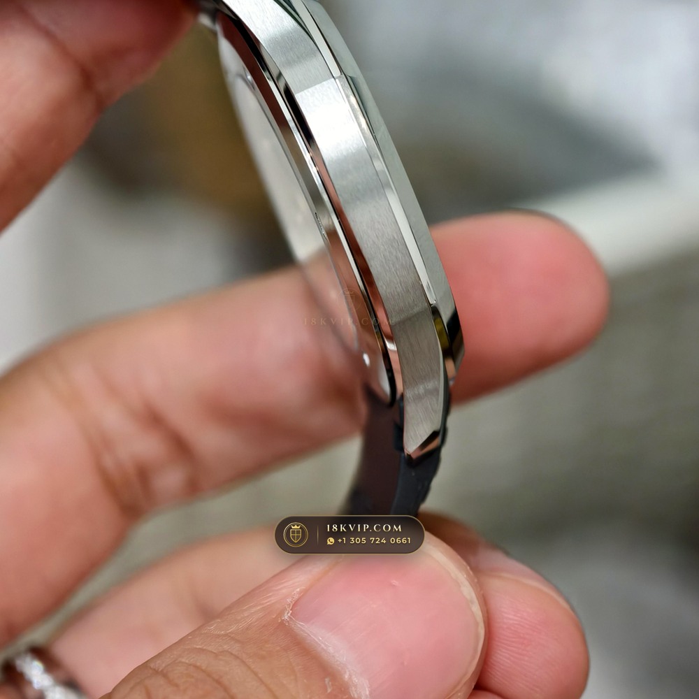 Patek Philippe Aquanaut Extra-Large Self-Winding Sapphire Caseback Spec Ref. 5167A — Private Vault Edition — Studio Gallery Plate IV in 904L Stainless Steel Custom Architecture (79.1g Verified Mass, Patek Philippe Cal. 324 S C - 21K Gold Rotor)