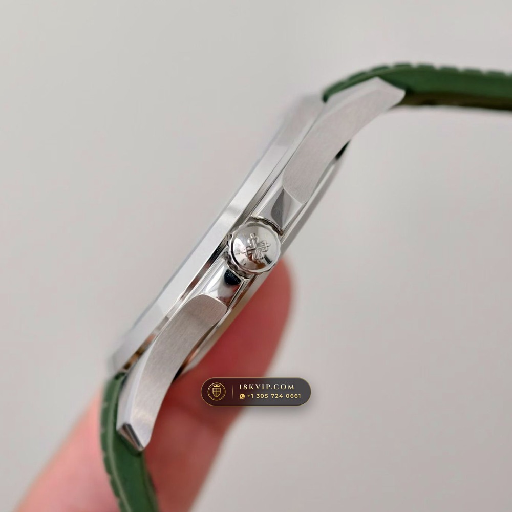 Patek Philippe Aquanaut Jumbo 42.2mm 18K White Gold Geneva Atelier Spec Ref. 5168G — Private Vault Edition — Studio Gallery Plate VII in 18K White Gold Au750 (120.9g Verified Mass, Patek Philippe Cal. 324 S C - 21K Gold Rotor)