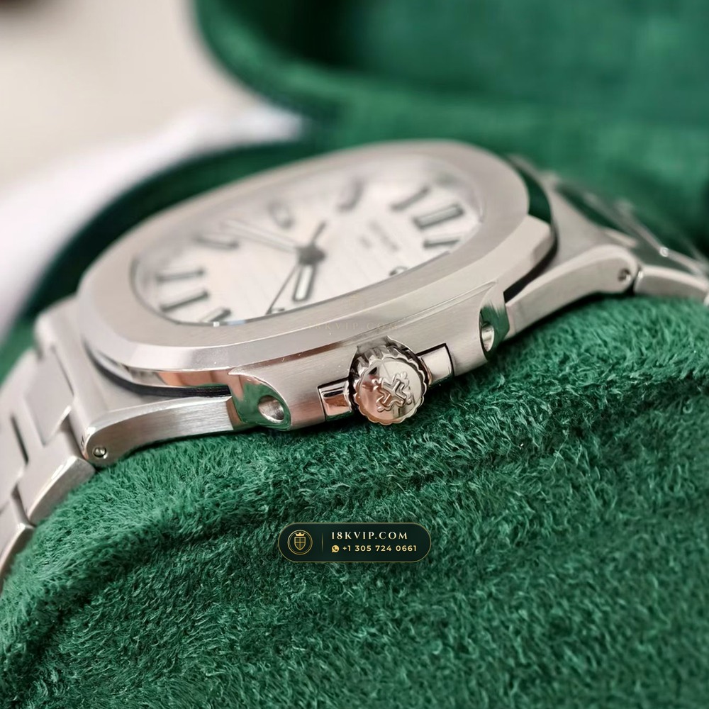 Patek Philippe Nautilus Self-Winding Custom SW Dial Deep Crystal Optics Ref. 5711/1A-011 — Private Vault Edition — Studio Gallery Plate V in 904L Stainless Steel Custom Architecture (114.8g Verified Mass, Patek Philippe Cal. 26-330 S C / Cal. 324 S C - 21K Gold Rotor)
