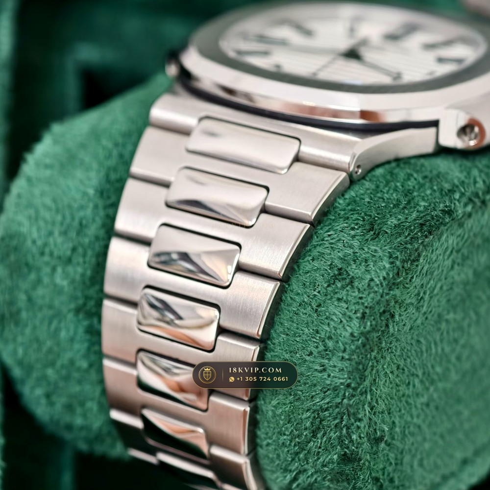 Patek Philippe Nautilus Self-Winding Custom SW Dial Deep Crystal Optics Ref. 5711/1A-011 — Private Vault Edition — Studio Gallery Plate VI in 904L Stainless Steel Custom Architecture (114.8g Verified Mass, Patek Philippe Cal. 26-330 S C / Cal. 324 S C - 21K Gold Rotor)