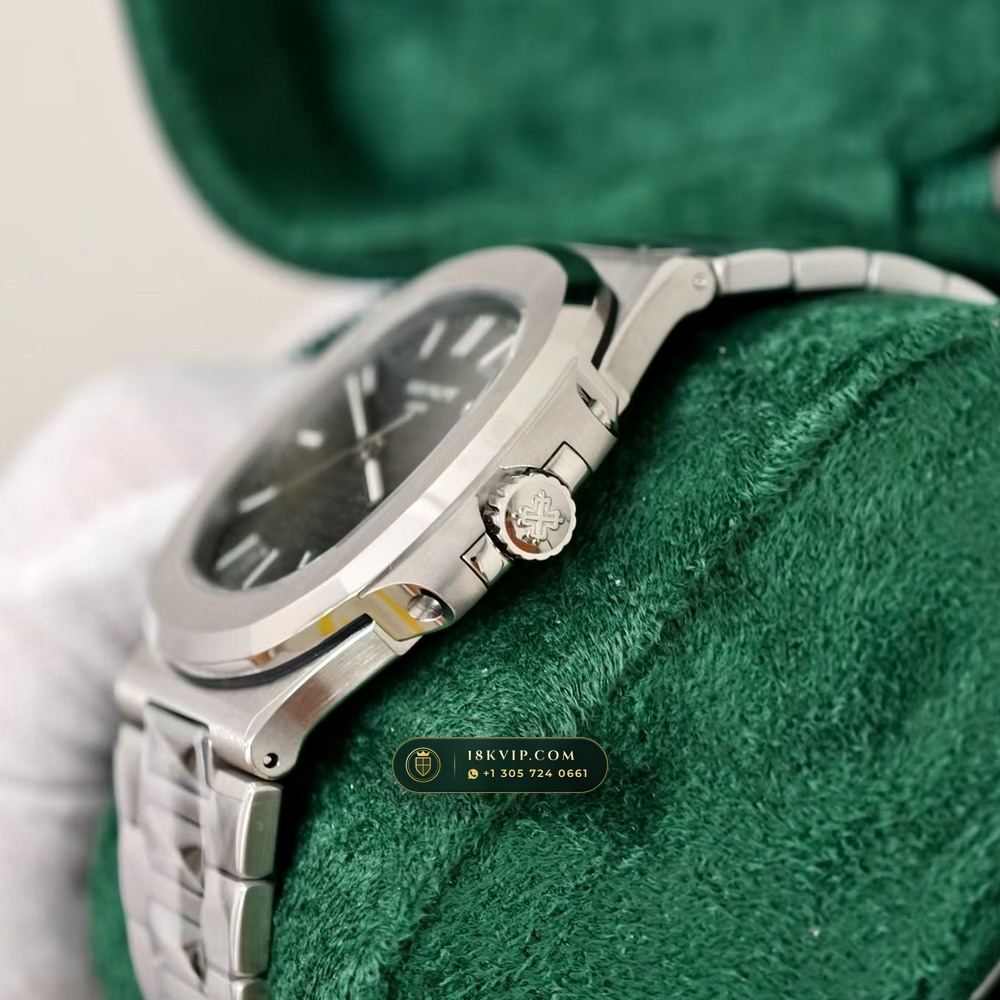 Patek Philippe Nautilus Self-Winding Master Watchmaker Spec Ref. 5711A — Private Vault Edition — Studio Gallery Plate V in 904L Stainless Steel Custom Architecture (114.9g Verified Mass, Patek Philippe Cal. 26-330 S C / Cal. 324 S C - 21K Gold Rotor)