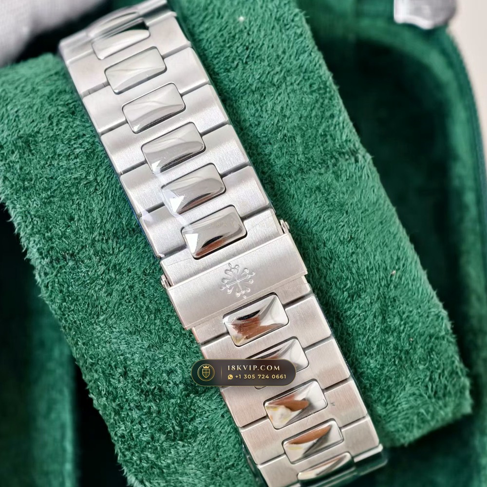 Patek Philippe Nautilus Self-Winding Master Watchmaker Spec Ref. 5711A — Private Vault Edition — Studio Gallery Plate VI in 904L Stainless Steel Custom Architecture (114.9g Verified Mass, Patek Philippe Cal. 26-330 S C / Cal. 324 S C - 21K Gold Rotor)