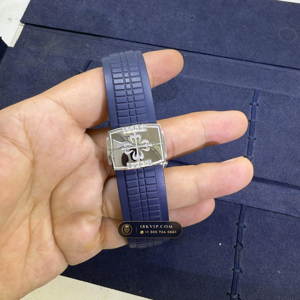 Patek Philippe Aquanaut Luce Haute Joaillerie Baguette Emerald Bezel 18K White Gold Geneva Atelier Spec Ref. 5268/461G-001 — Private Vault Edition — Studio Gallery Plate VIII in 18K White Gold Au750 (114.6g Verified Mass, Patek Philippe Cal. 26-330 S C - 21K Gold Rotor)