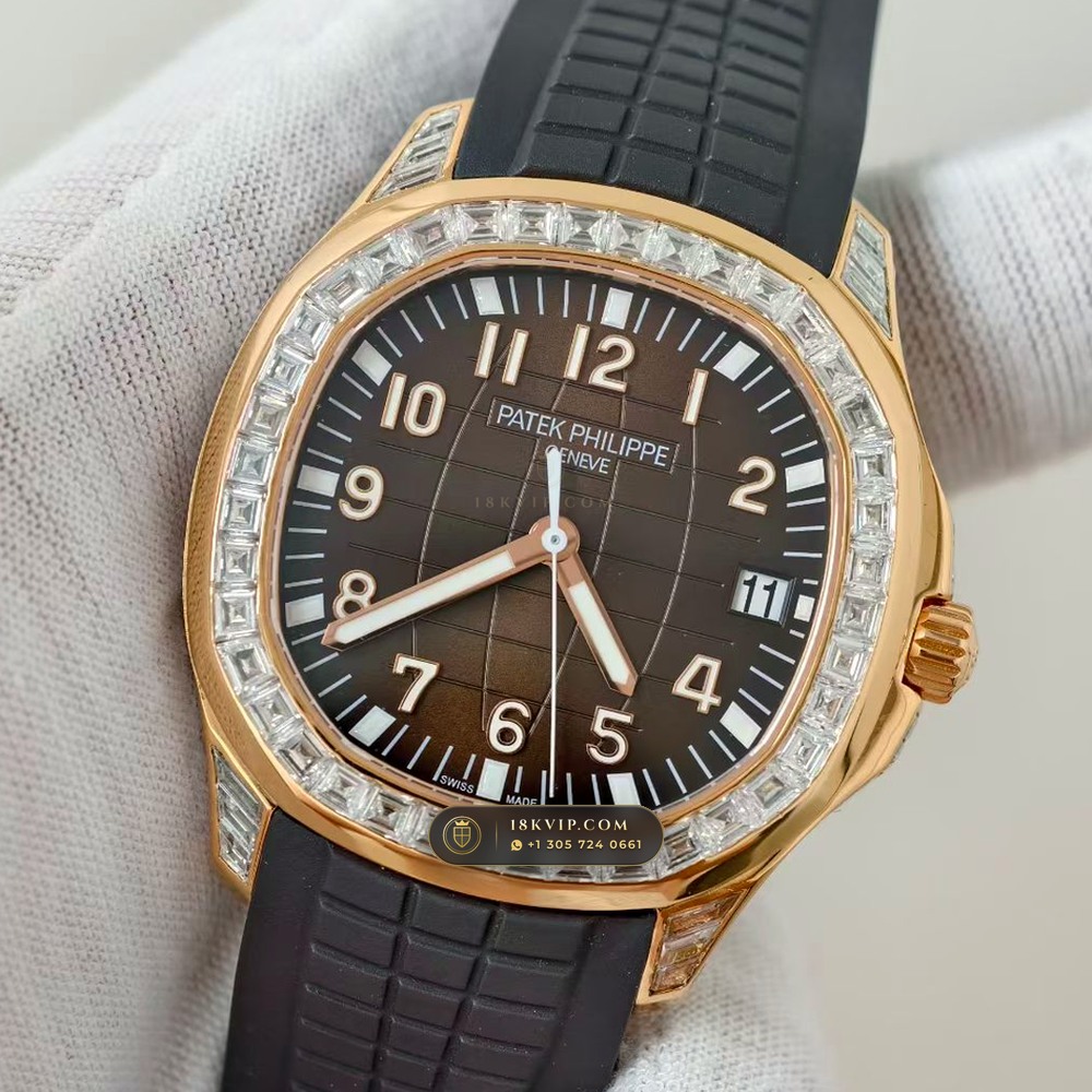 Patek Philippe Aquanaut Extra-Large Self-Winding 18K Rose Gold Ref. 5167/300R-010 — Private Vault Edition — Studio Gallery Plate III in 18K Rose Gold Au750 (108.6g Verified Mass, Patek Philippe Cal. 324 S C - 21K Gold Rotor)