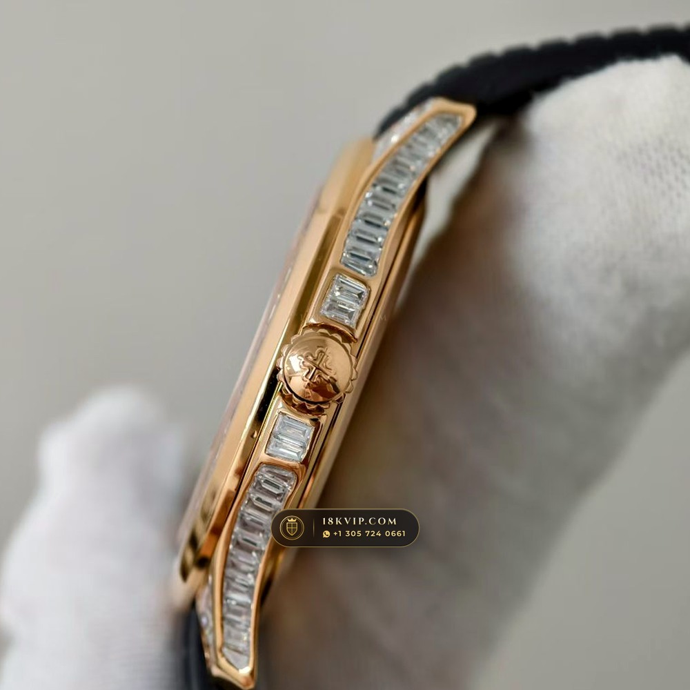 Patek Philippe Aquanaut Extra-Large Self-Winding 18K Rose Gold Ref. 5167/300R-010 — Private Vault Edition — Studio Gallery Plate VI in 18K Rose Gold Au750 (108.6g Verified Mass, Patek Philippe Cal. 324 S C - 21K Gold Rotor)