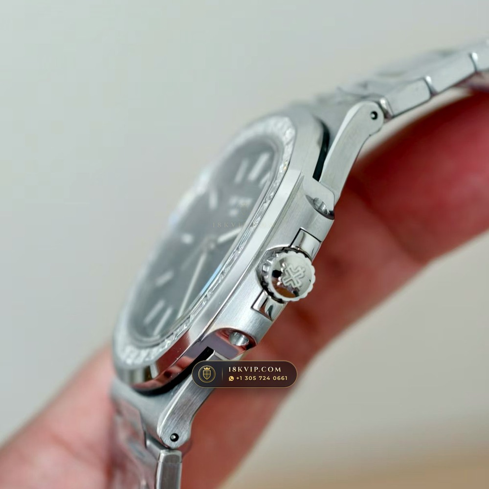 Patek Philippe Nautilus Self-Winding Diamond-Set Bezel Ref. 5711A — Private Vault Edition — Studio Gallery Plate V in 904L Stainless Steel Custom Architecture (115.1g Verified Mass, Patek Philippe Cal. 26-330 S C / Cal. 324 S C - 21K Gold Rotor)