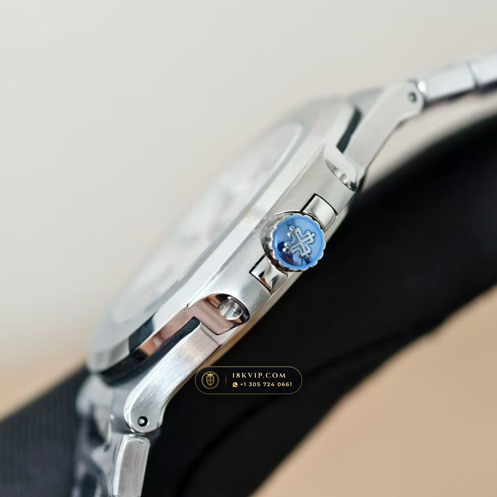 Patek Philippe Nautilus Self-Winding Custom SW Dial 22K Gold Rotor Ref. 5711/1A-011 — Private Vault Edition — Studio Gallery Plate V in 904L Stainless Steel Custom Architecture (114.6g Verified Mass, Patek Philippe Cal. 26-330 S C / Cal. 324 S C - 21K Gold Rotor)