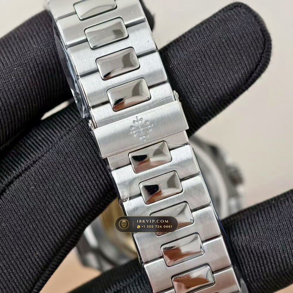 Patek Philippe Nautilus Self-Winding Custom SW Dial 22K Gold Rotor Ref. 5711/1A-011 — Private Vault Edition — Studio Gallery Plate VI in 904L Stainless Steel Custom Architecture (114.6g Verified Mass, Patek Philippe Cal. 26-330 S C / Cal. 324 S C - 21K Gold Rotor)