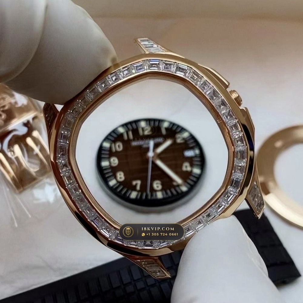 Patek Philippe Aquanaut Extra-Large Self-Winding Diamond-Set Bezel 18K Rose Gold Ref. 5167/300R-010 — Private Vault Edition — Studio Gallery Plate VI in 18K Rose Gold Au750 (108.4g Verified Mass, Patek Philippe Cal. 324 S C - 21K Gold Rotor)