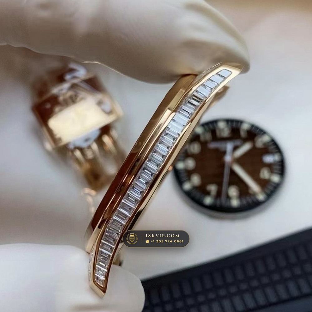 Patek Philippe Aquanaut Extra-Large Self-Winding Diamond-Set Bezel 18K Rose Gold Ref. 5167/300R-010 — Private Vault Edition — Studio Gallery Plate VII in 18K Rose Gold Au750 (108.4g Verified Mass, Patek Philippe Cal. 324 S C - 21K Gold Rotor)