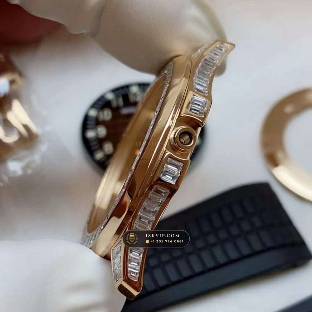 Patek Philippe Aquanaut Extra-Large Self-Winding Diamond-Set Bezel 18K Rose Gold Ref. 5167/300R-010 — Private Vault Edition — Studio Gallery Plate VIII in 18K Rose Gold Au750 (108.4g Verified Mass, Patek Philippe Cal. 324 S C - 21K Gold Rotor)