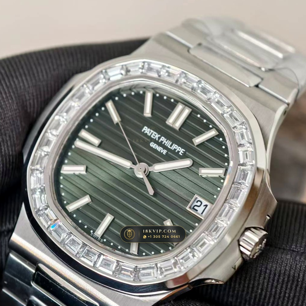 Patek Philippe Nautilus Self-Winding Diamond-Set Bezel Custom SW Dial Free-Sprung Calibre Ref. 5711/1300A-001 — Private Vault Edition — Studio Gallery Plate IV in 904L Stainless Steel Custom Architecture (118.4g Verified Mass, Patek Philippe Cal. 26-330 S C / Cal. 324 S C - 21K Gold Rotor)