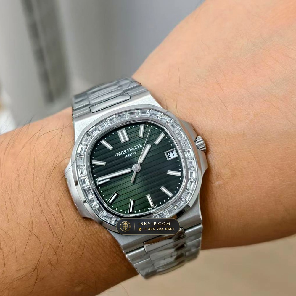 Patek Philippe Nautilus Self-Winding Diamond-Set Bezel Custom SW Dial Free-Sprung Calibre Ref. 5711/1300A-001 — Private Vault Edition — Studio Gallery Plate VIII in 904L Stainless Steel Custom Architecture (118.4g Verified Mass, Patek Philippe Cal. 26-330 S C / Cal. 324 S C - 21K Gold Rotor)